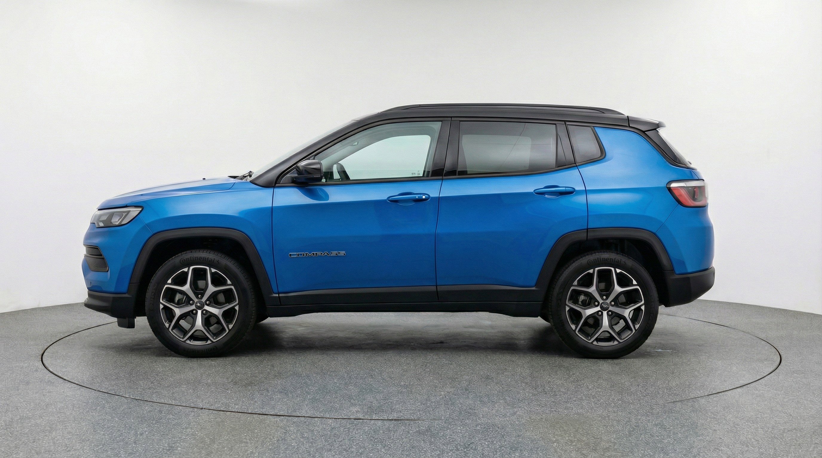 Used 2025 Jeep Compass Limited AWD/4WD image 5