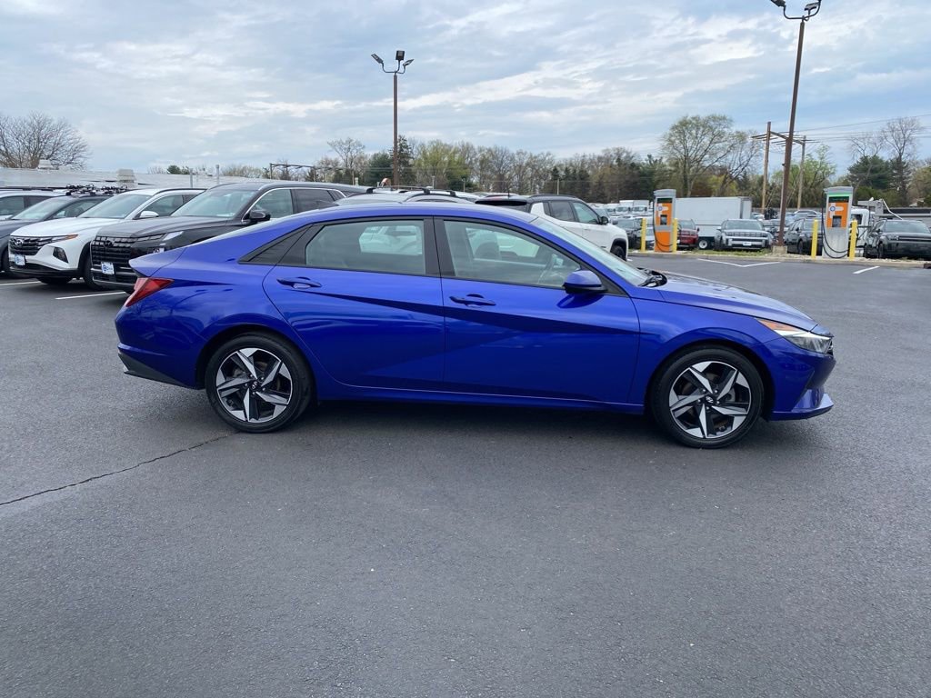 Certified 2023 Hyundai Elantra SEL w/ Convenience Package image 2