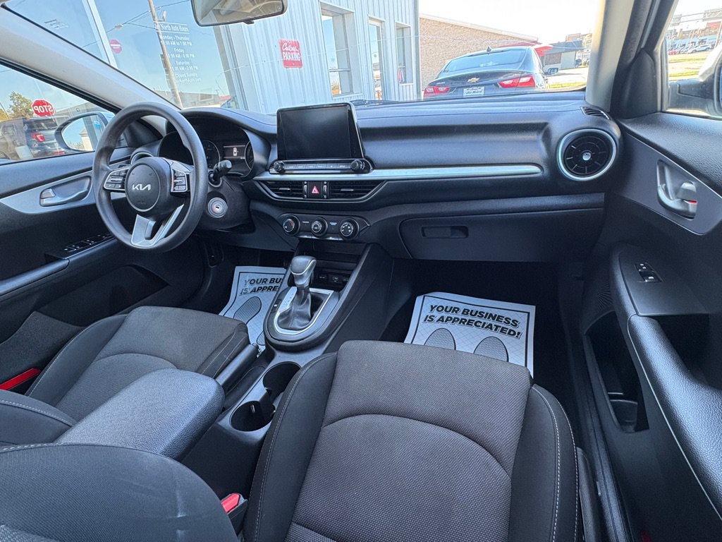 Used 2022 Kia Forte LXS FWD image 18