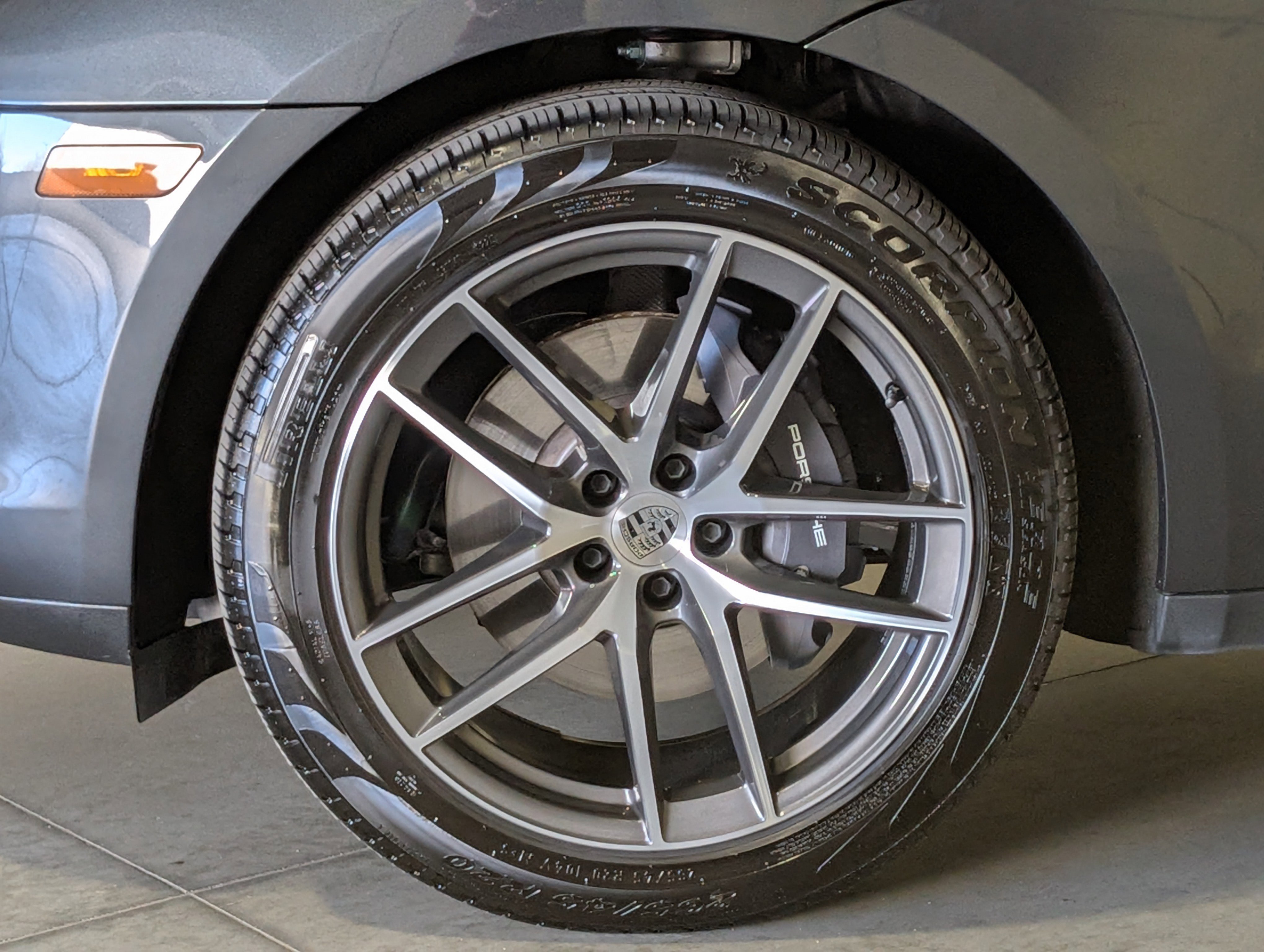 Certified 2025 Porsche Macan image 15