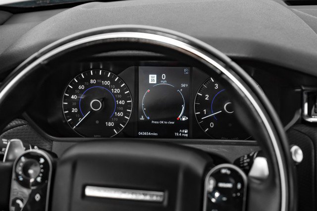 Used 2020 Land Rover Range Rover Velar R-Dynamic S image 16