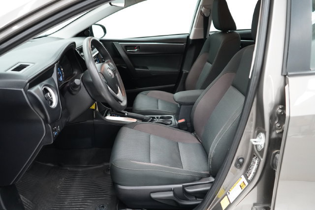 Used 2018 Toyota Corolla LE FWD image 11