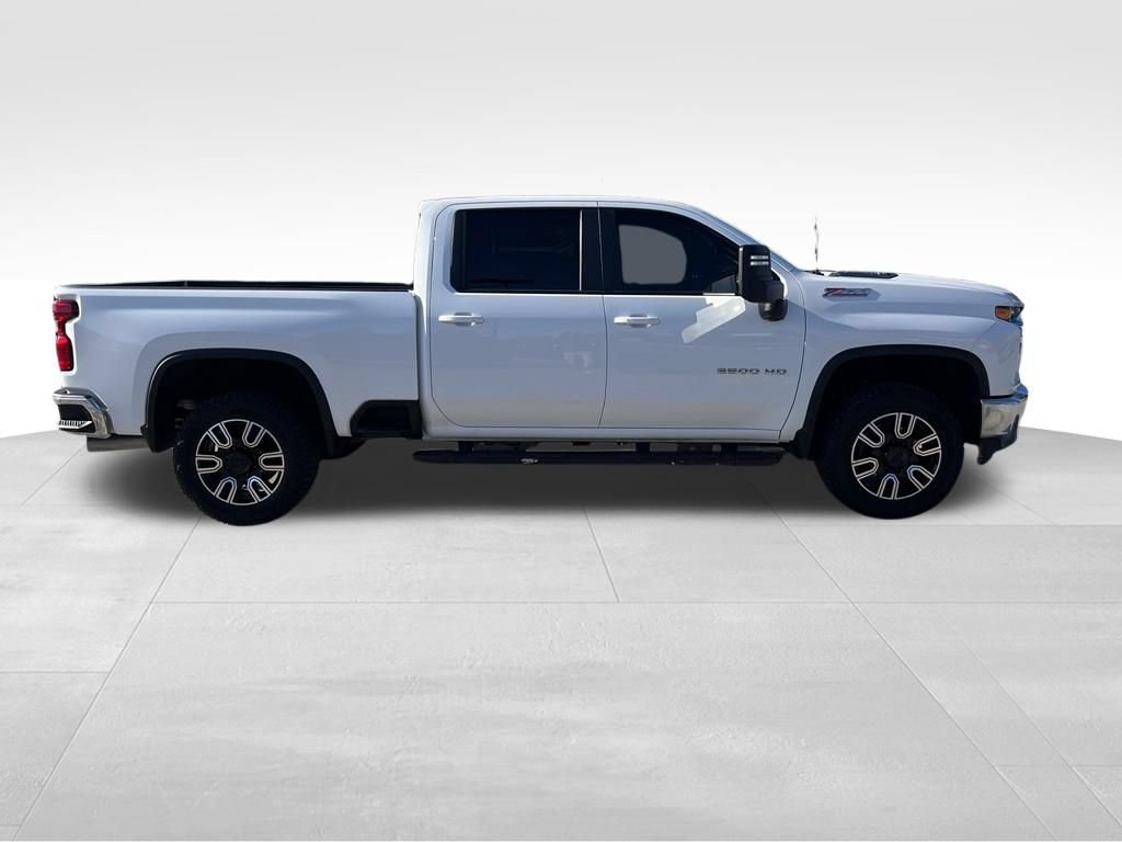 Used 2022 Chevrolet Silverado 2500 LT w/ Convenience Package AWD/4WD image 7