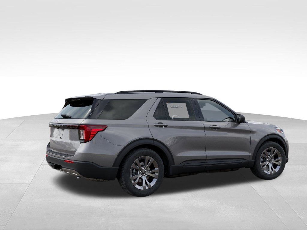 Used 2027 Ford Explorer Active w/ Active Comfort Package AWD/4WD image 7