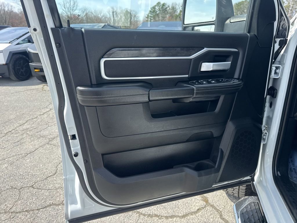 Used 2024 RAM 2500 Big Horn AWD/4WD image 24