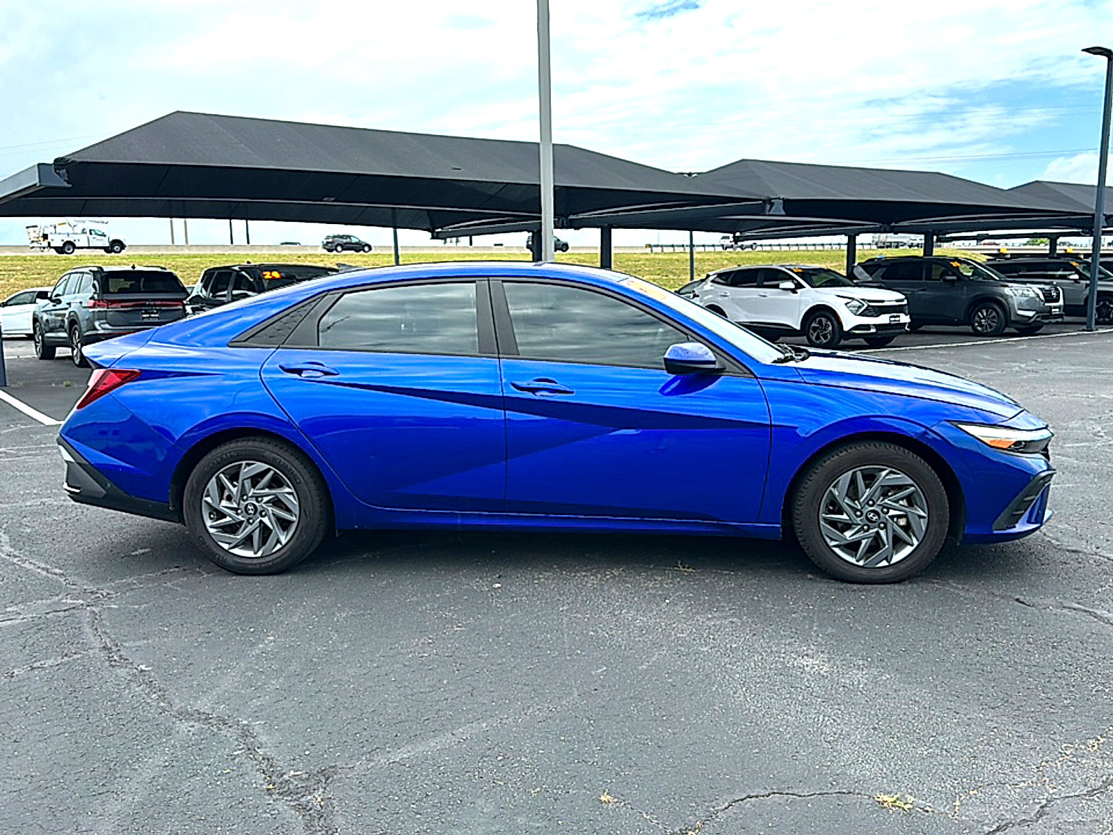 Used 2024 Hyundai Elantra SEL FWD image 9