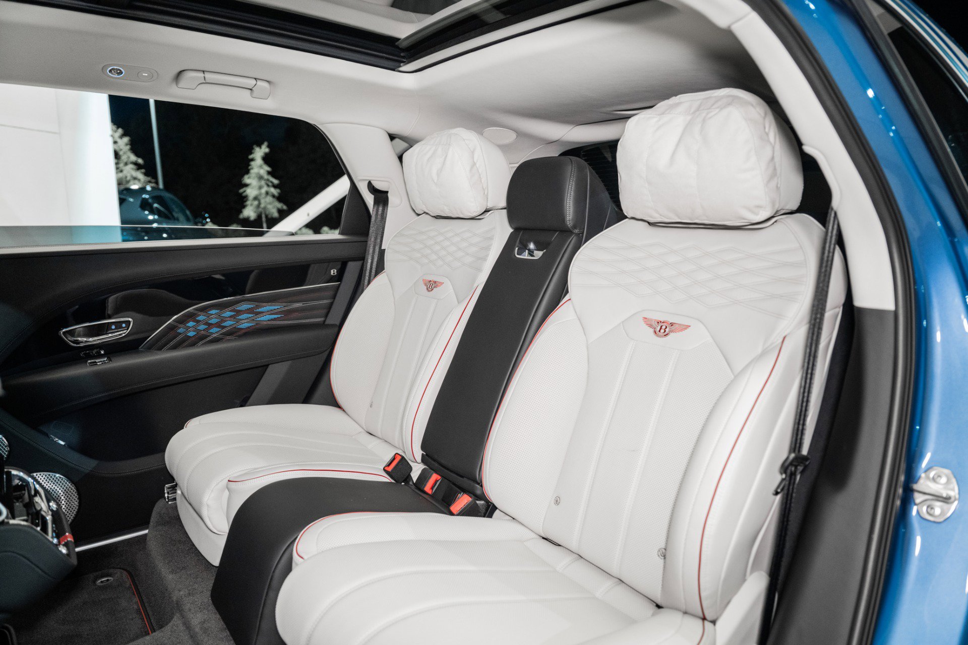 New 2025 Bentley Bentayga Extended Wheelbase image 24