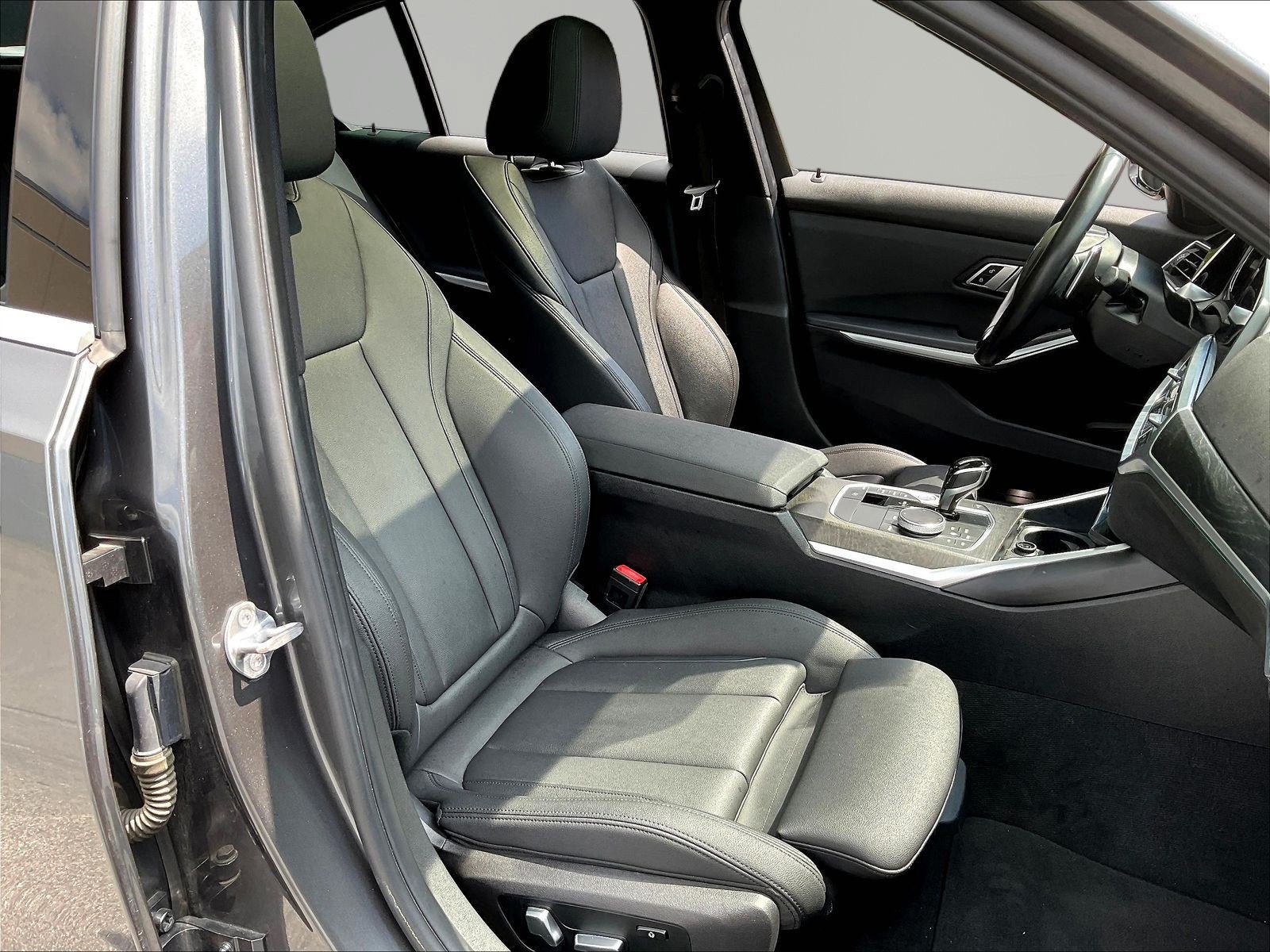 Used 2020 BMW 330i xDrive Sedan AWD/4WD image 29