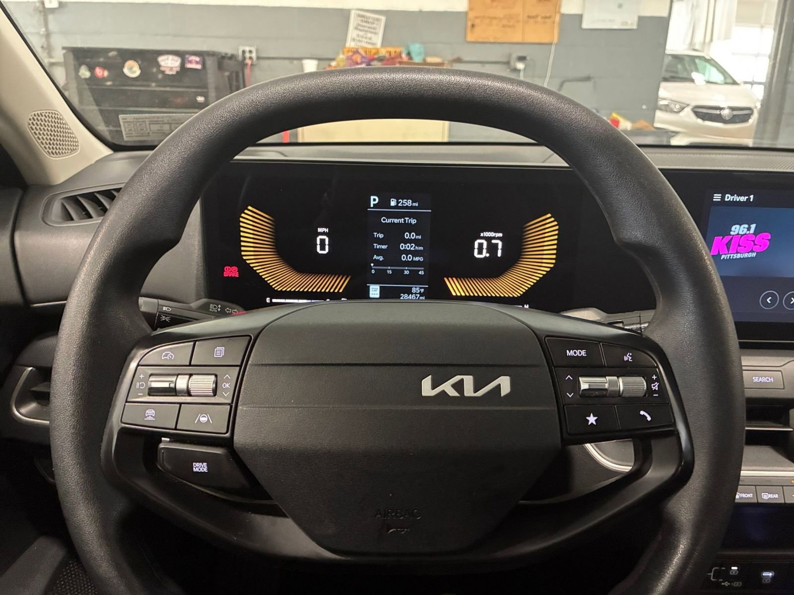 Used 2025 Kia K4 LXS image 28