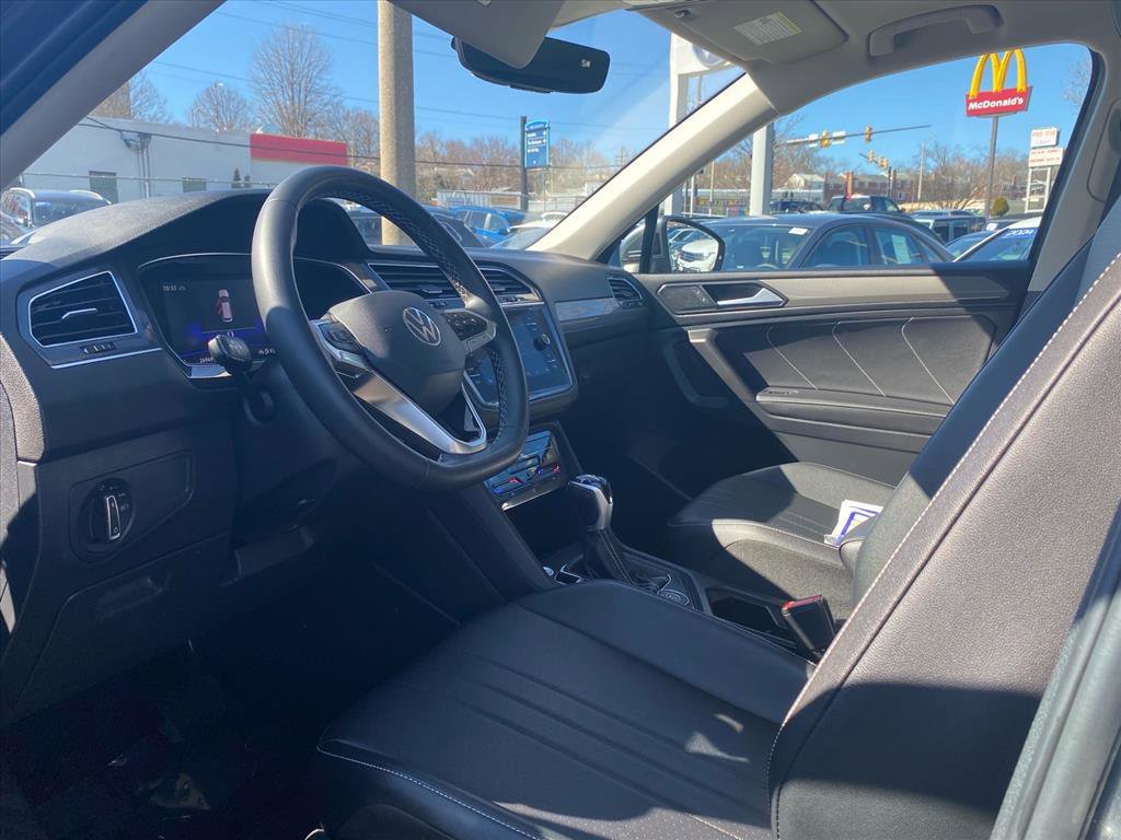 Certified 2022 Volkswagen Tiguan SE image 12