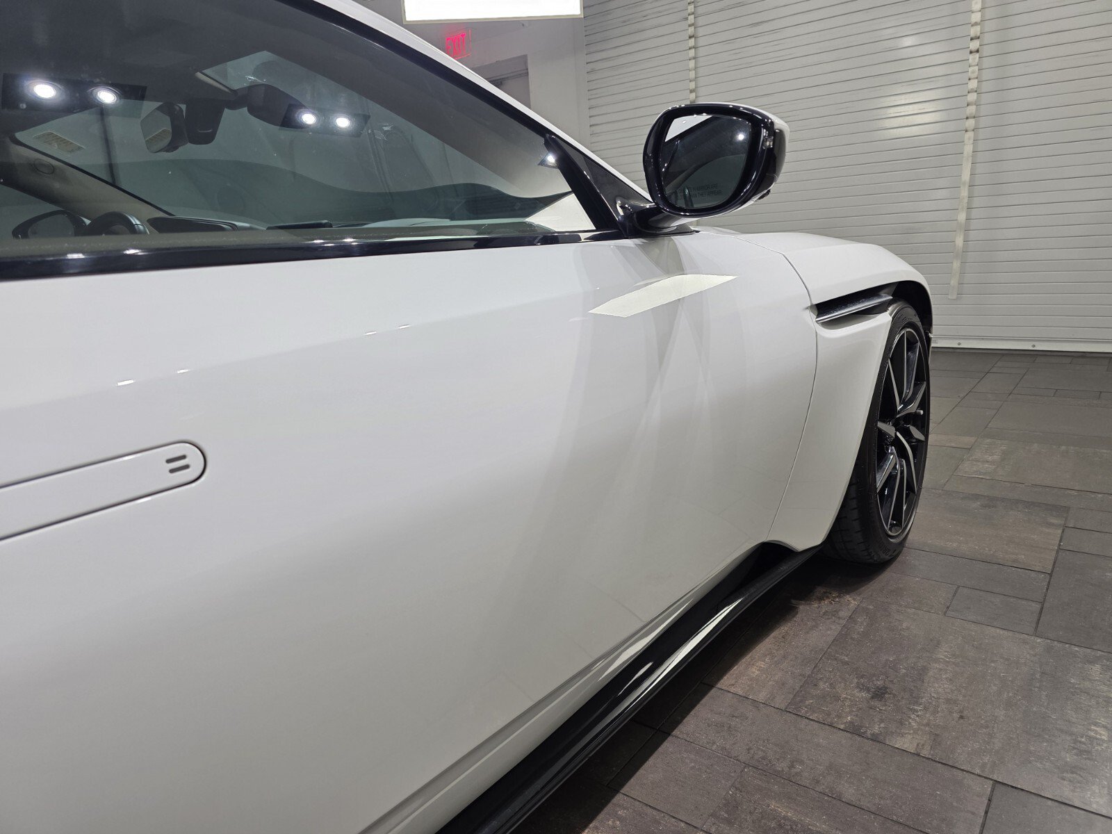 Used 2023 Aston Martin DB11 Coupe RWD image 9