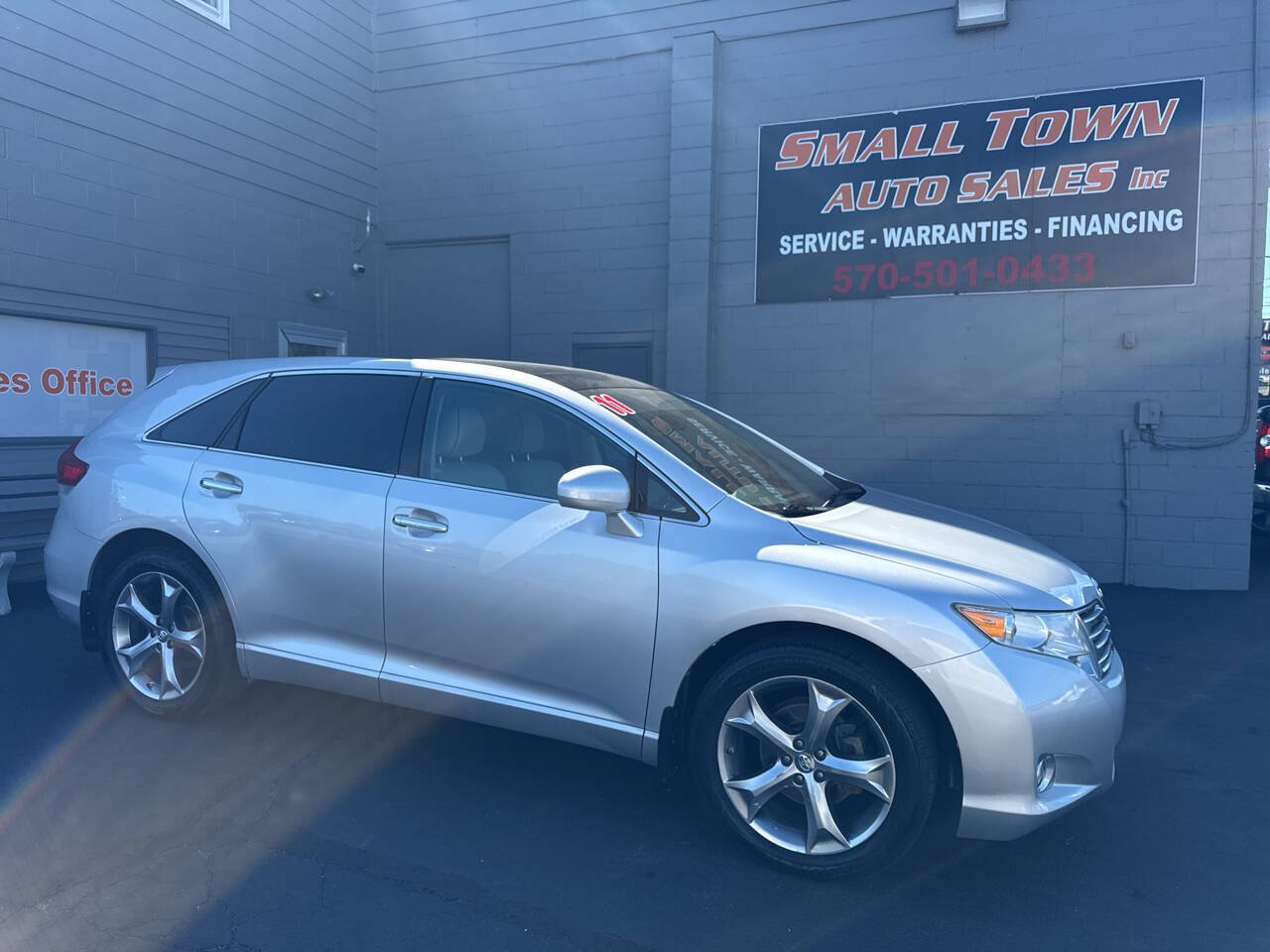 Used 2011 Toyota Venza AWD w/ Comfort Pkg image 1