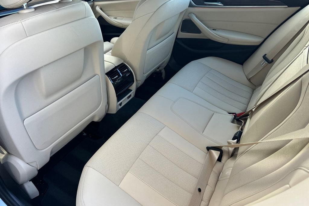 Used 2021 BMW 530i w/ Premium Package image 12