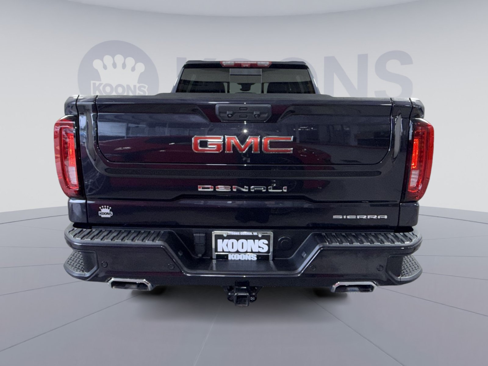 Used 2023 GMC Sierra 1500 Denali w/ Technology Package AWD/4WD image 5