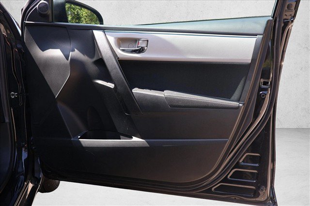 Used 2015 Toyota Corolla LE FWD image 28