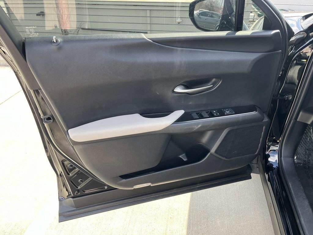 Used 2019 Lexus UX 200 w/ Premium Package image 24