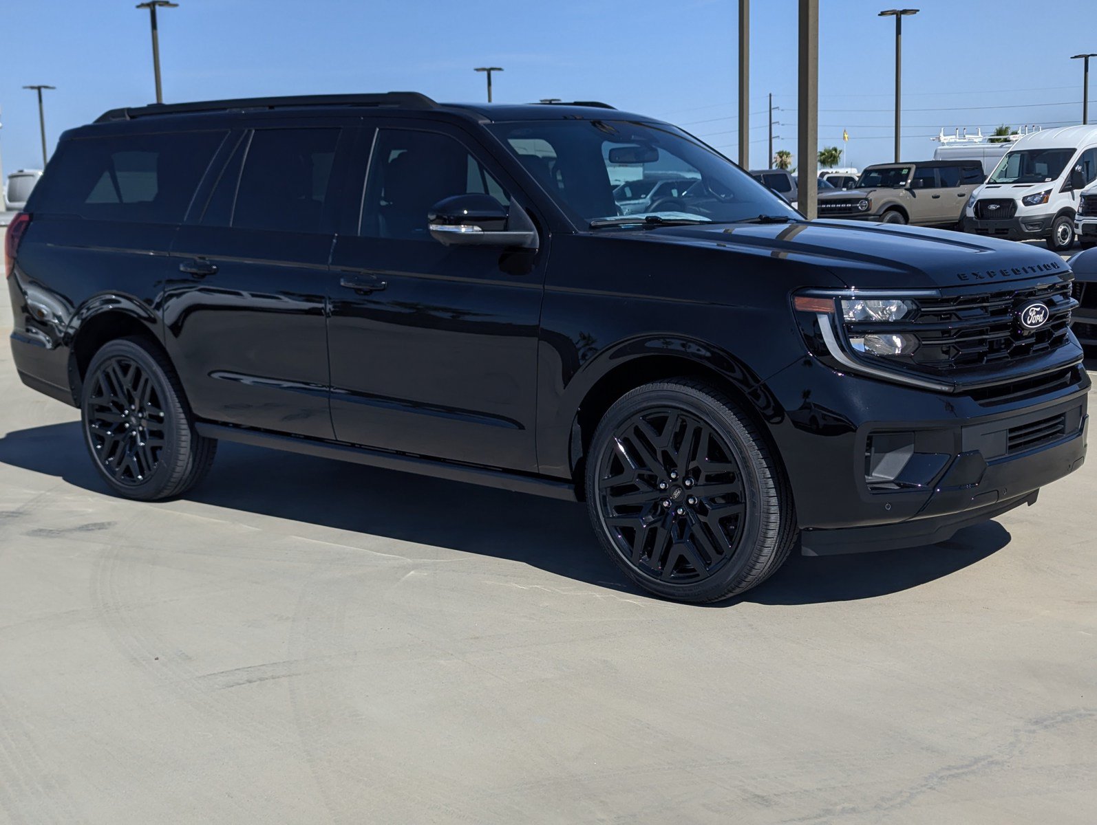 New 2027 Ford Expedition Max Platinum w/ Stealth Performance Package AWD/4WD image 1