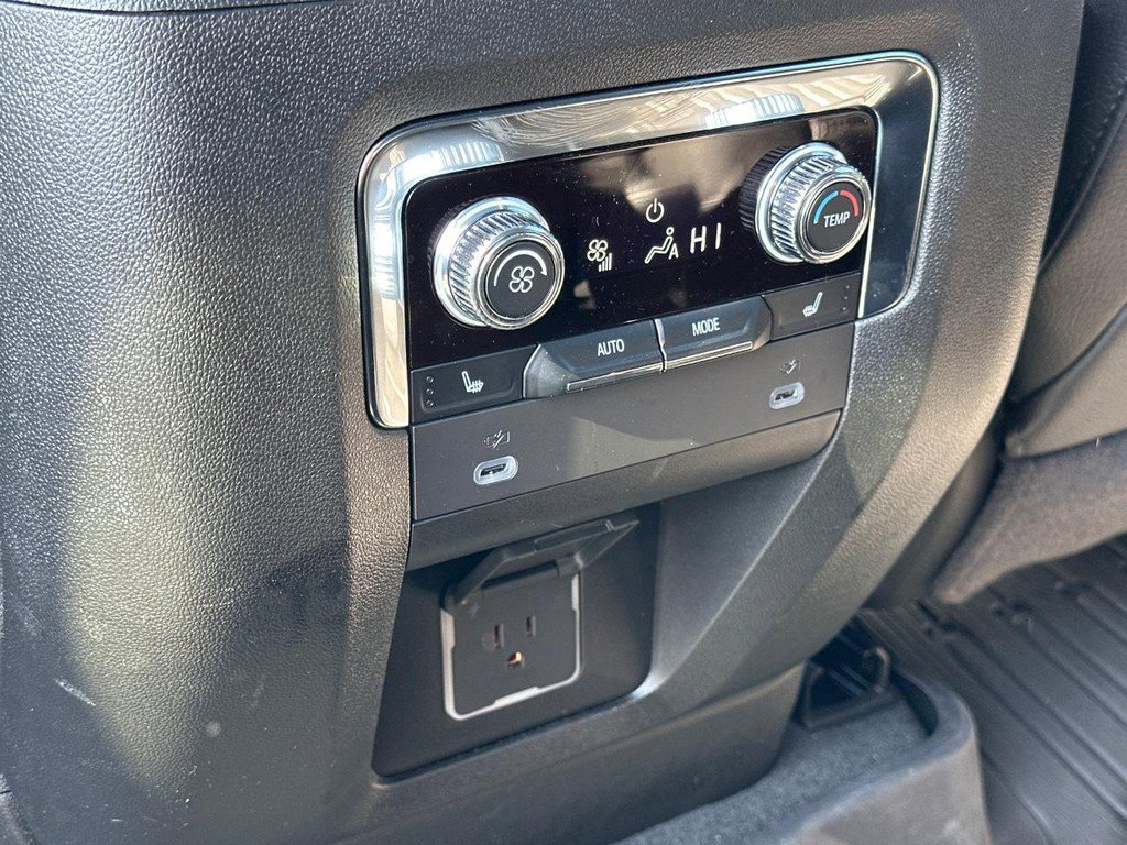 Used 2024 GMC Yukon Denali image 12