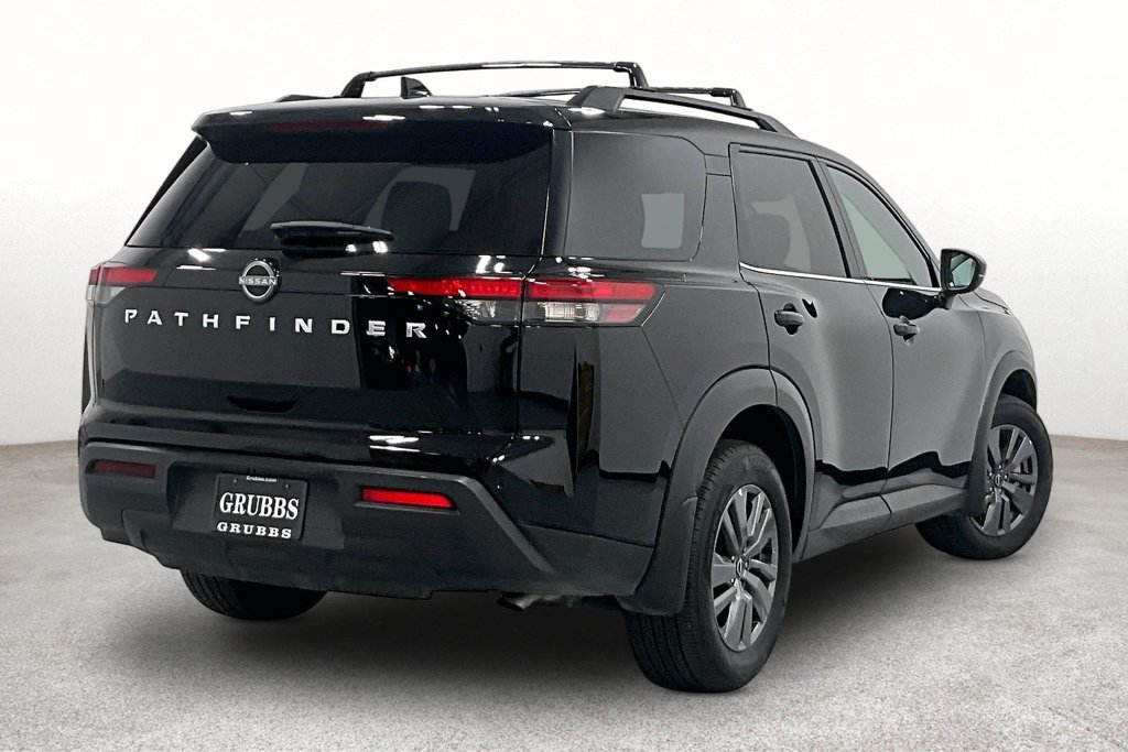 Used 2025 Nissan Pathfinder SV FWD image 2