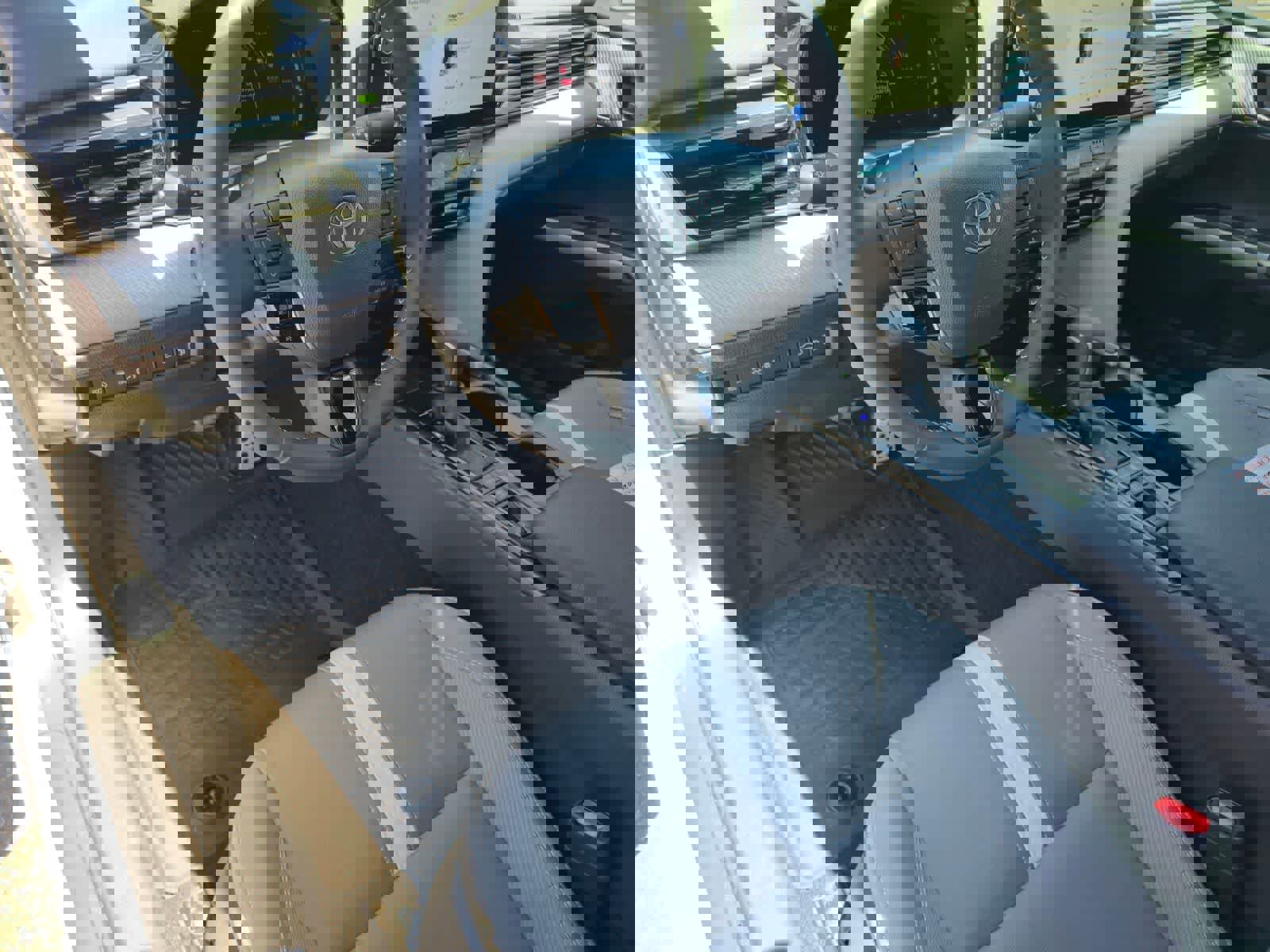 Used 2026 Toyota Camry SE w/ Multimedia Upgrade Package FWD image 14