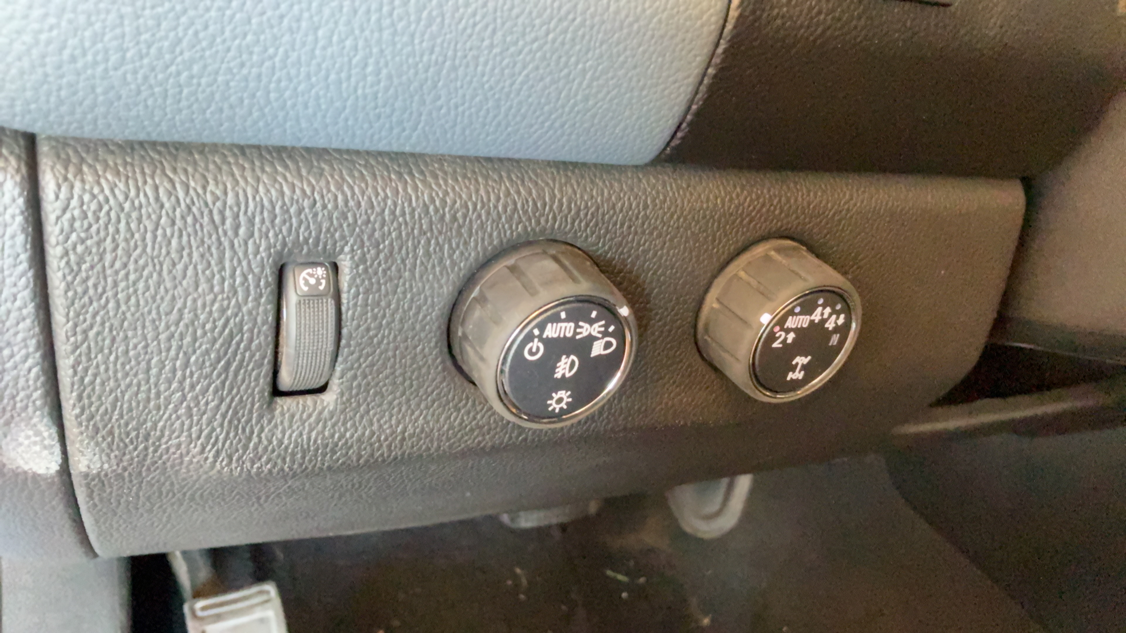 Used 2022 Chevrolet Colorado Z71 AWD/4WD image 18