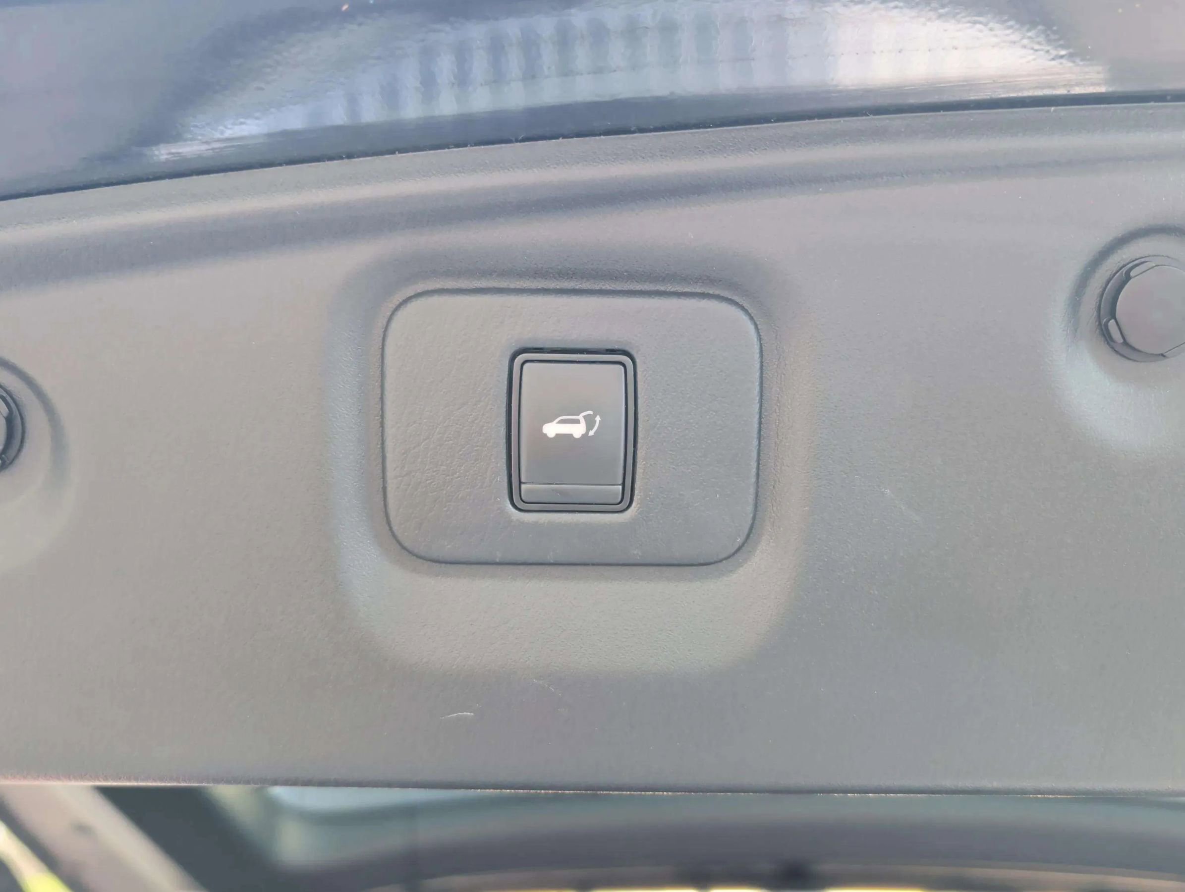 Used 2020 Nissan Pathfinder SL image 37