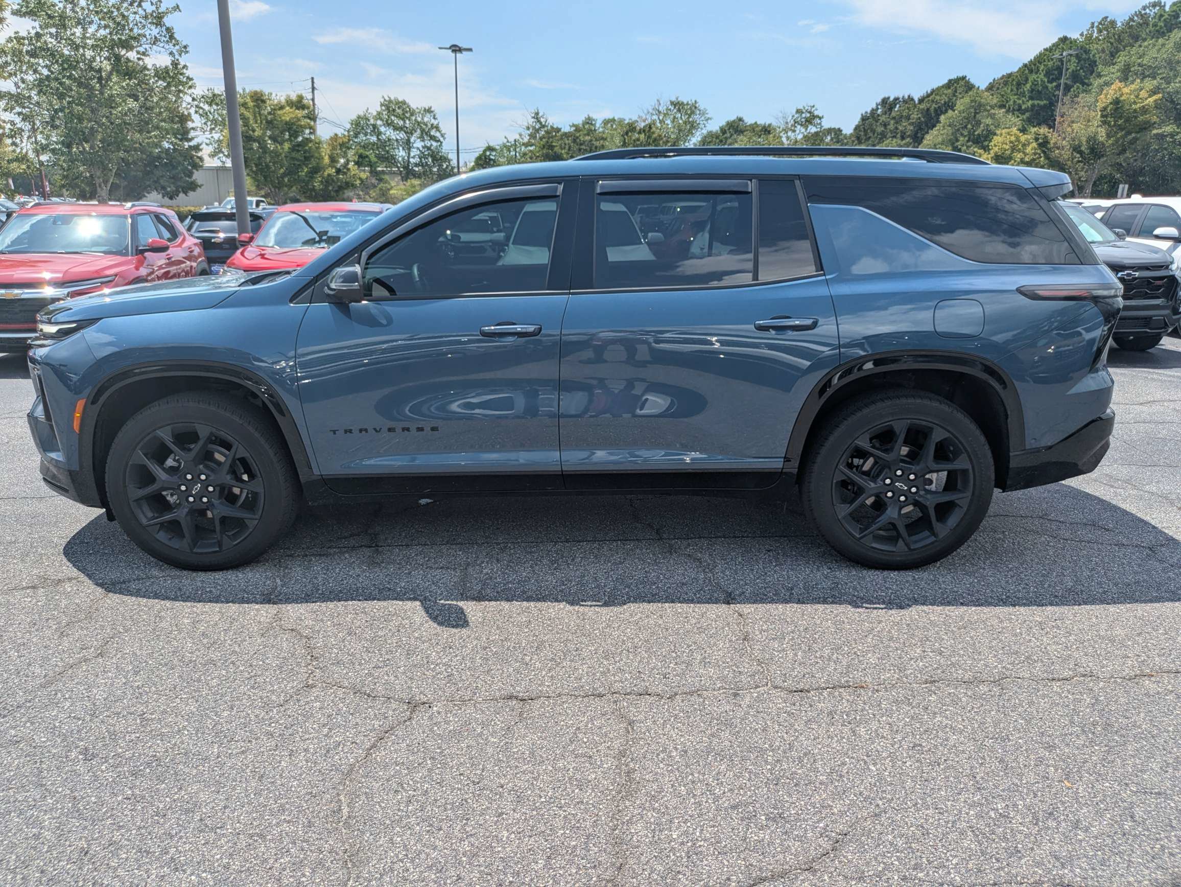 Used 2026 Chevrolet Traverse RS FWD image 7