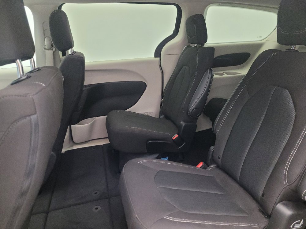 Used 2024 Chrysler Voyager LX FWD image 18