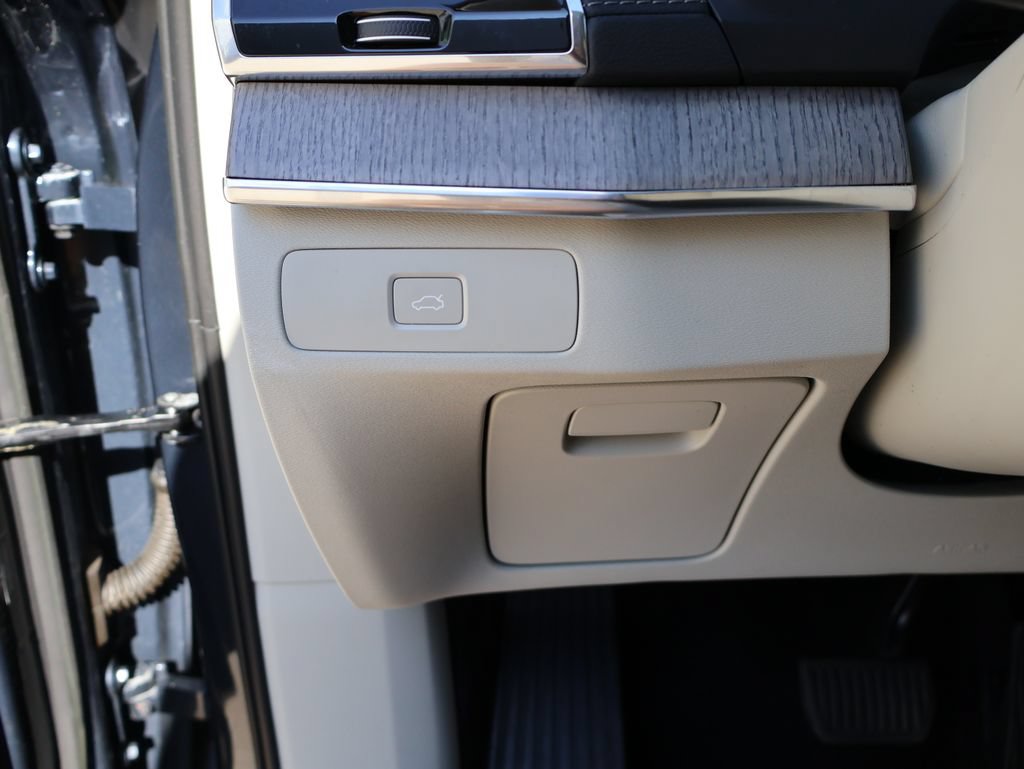 Used 2023 Volvo XC90 B6 Ultimate AWD/4WD image 34