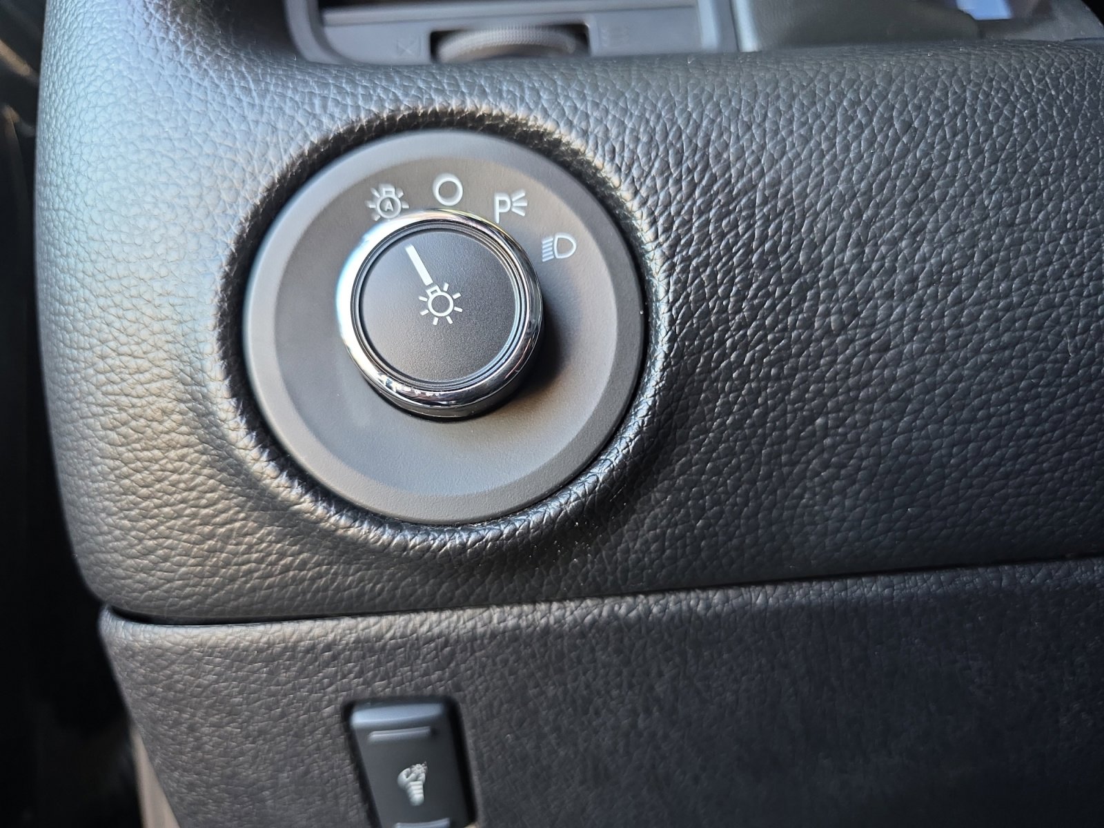 Used 2017 Lincoln Navigator Select image 25