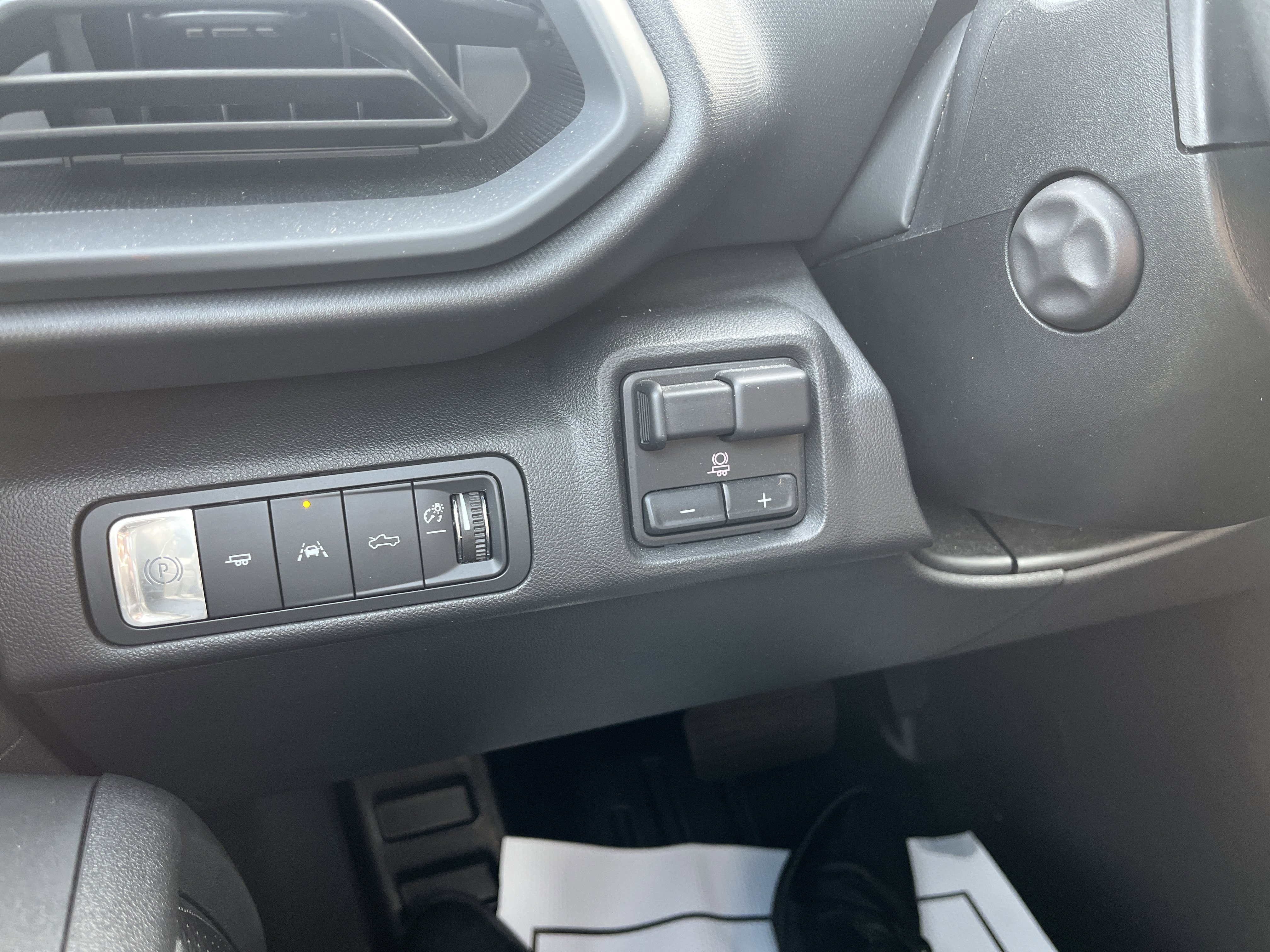Used 2025 Chevrolet Silverado EV W/T AWD/4WD image 21