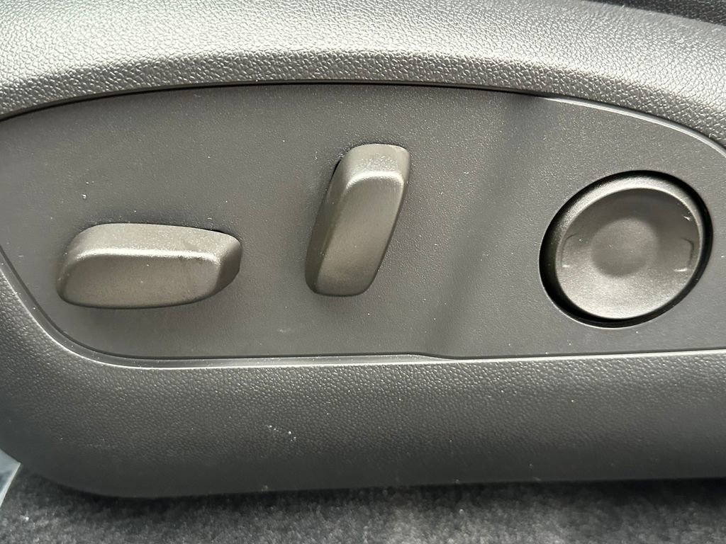 New 2026 Chevrolet Equinox EV LT image 22