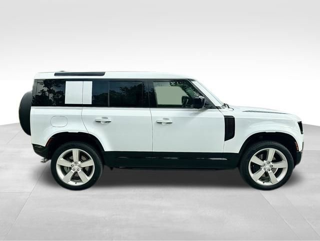 New 2025 Land Rover Defender 110 X-Dynamic SE image 6