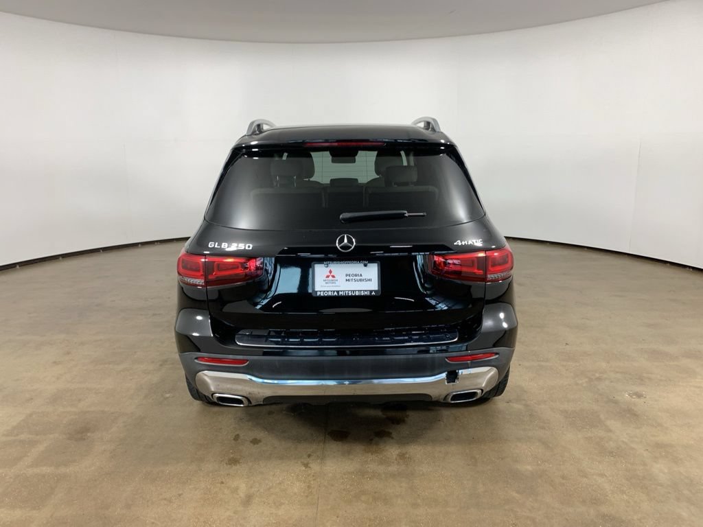Used 2022 Mercedes-Benz GLB 250 4MATIC w/ Premium Package Lite image 10