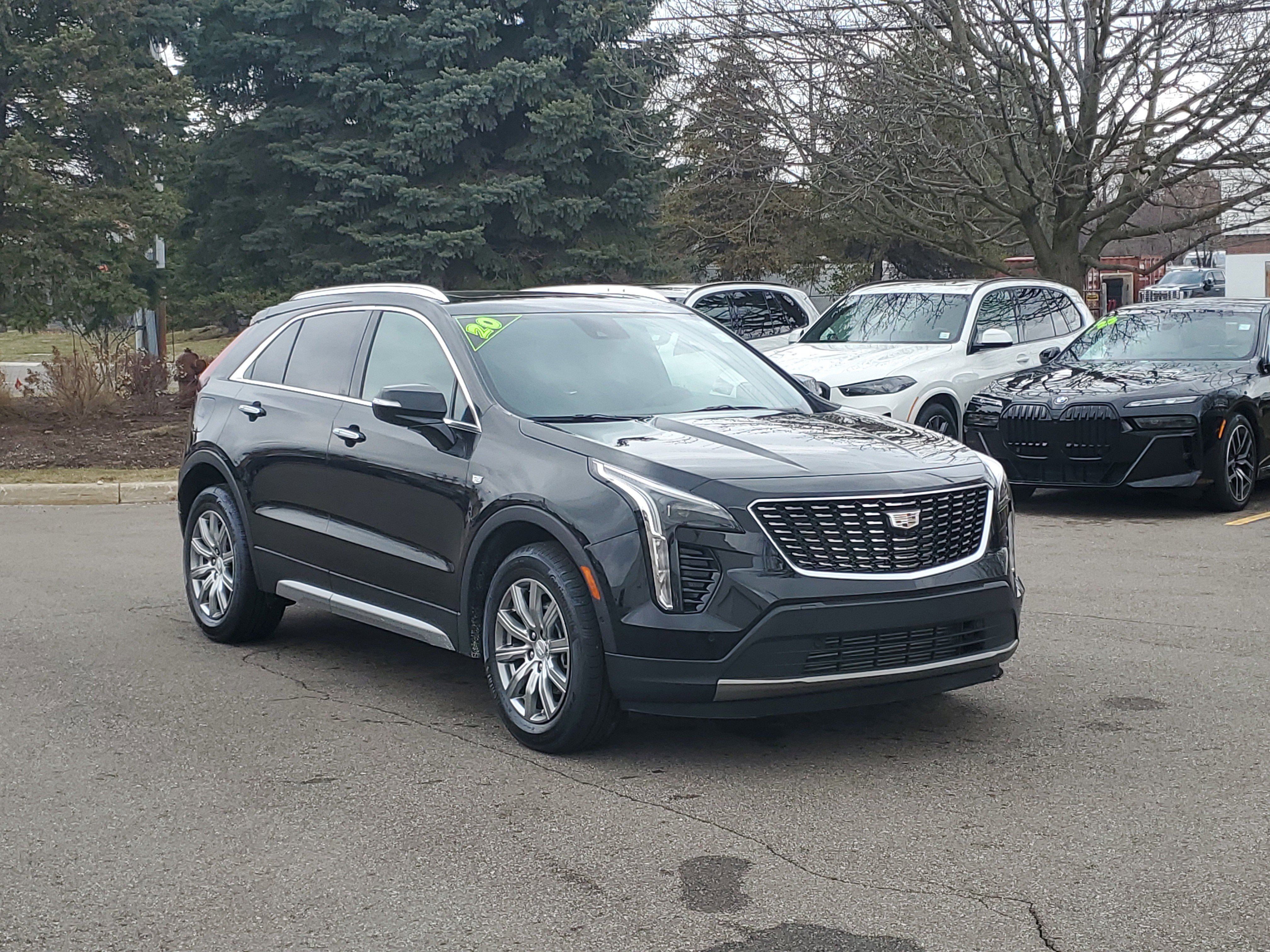Used 2020 Cadillac XT4 Premium Luxury w/ Enhanced Visibility Package image 4