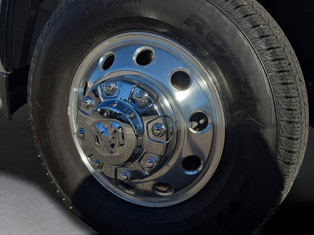 Used 2025 RAM 3500 Tradesman w/ Chrome Appearance Group image 11