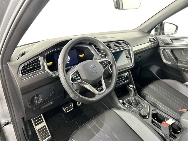 Used 2022 Volkswagen Tiguan SE R-Line image 20
