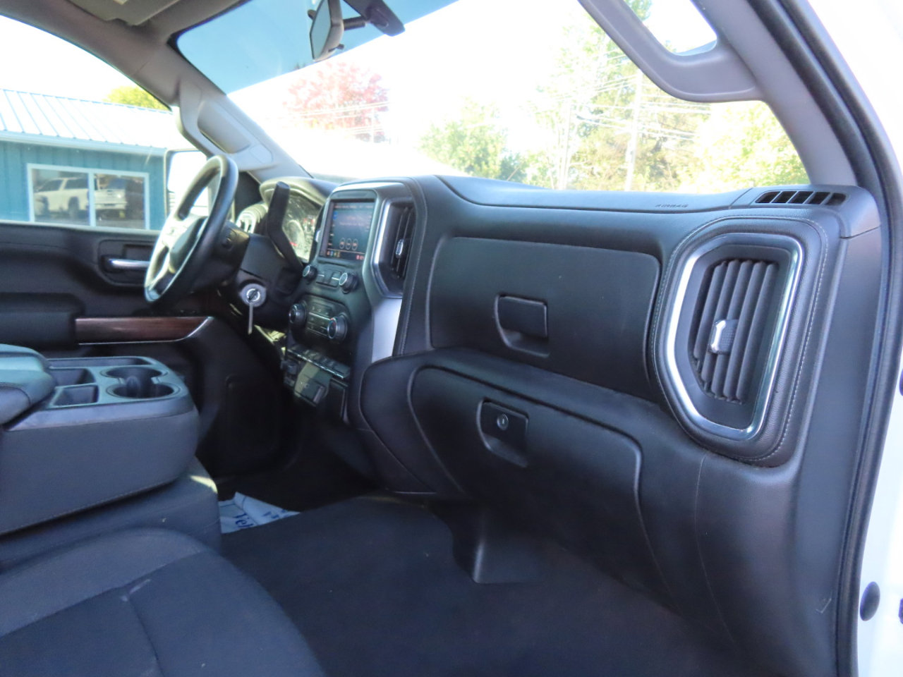 Used 2021 Chevrolet Silverado 2500 LT w/ Z71 Off-Road Package image 38