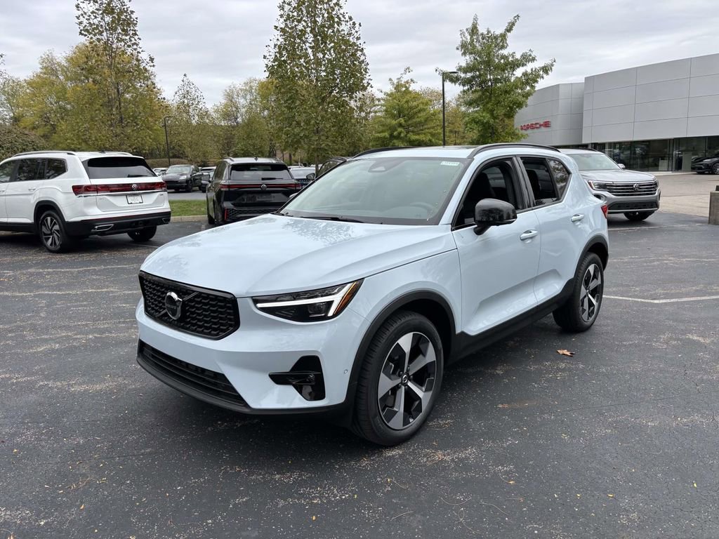 New 2026 Volvo XC40 B5 Plus w/ Protection Package Premier image 3