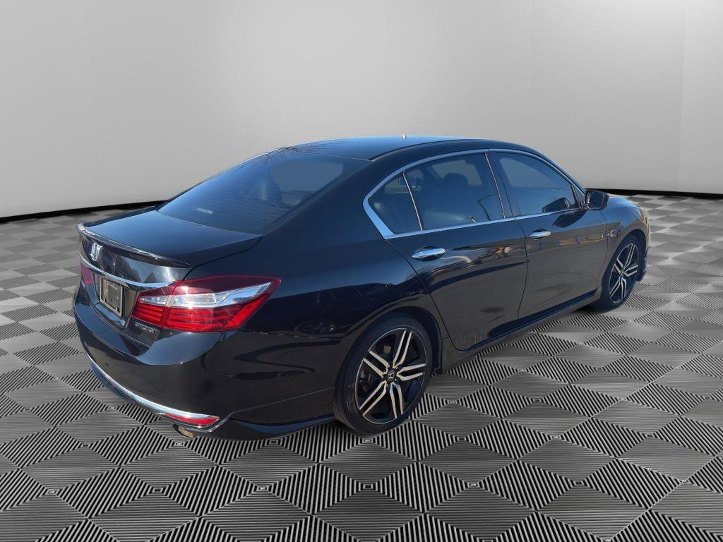 Used 2017 Honda Accord Sport image 7