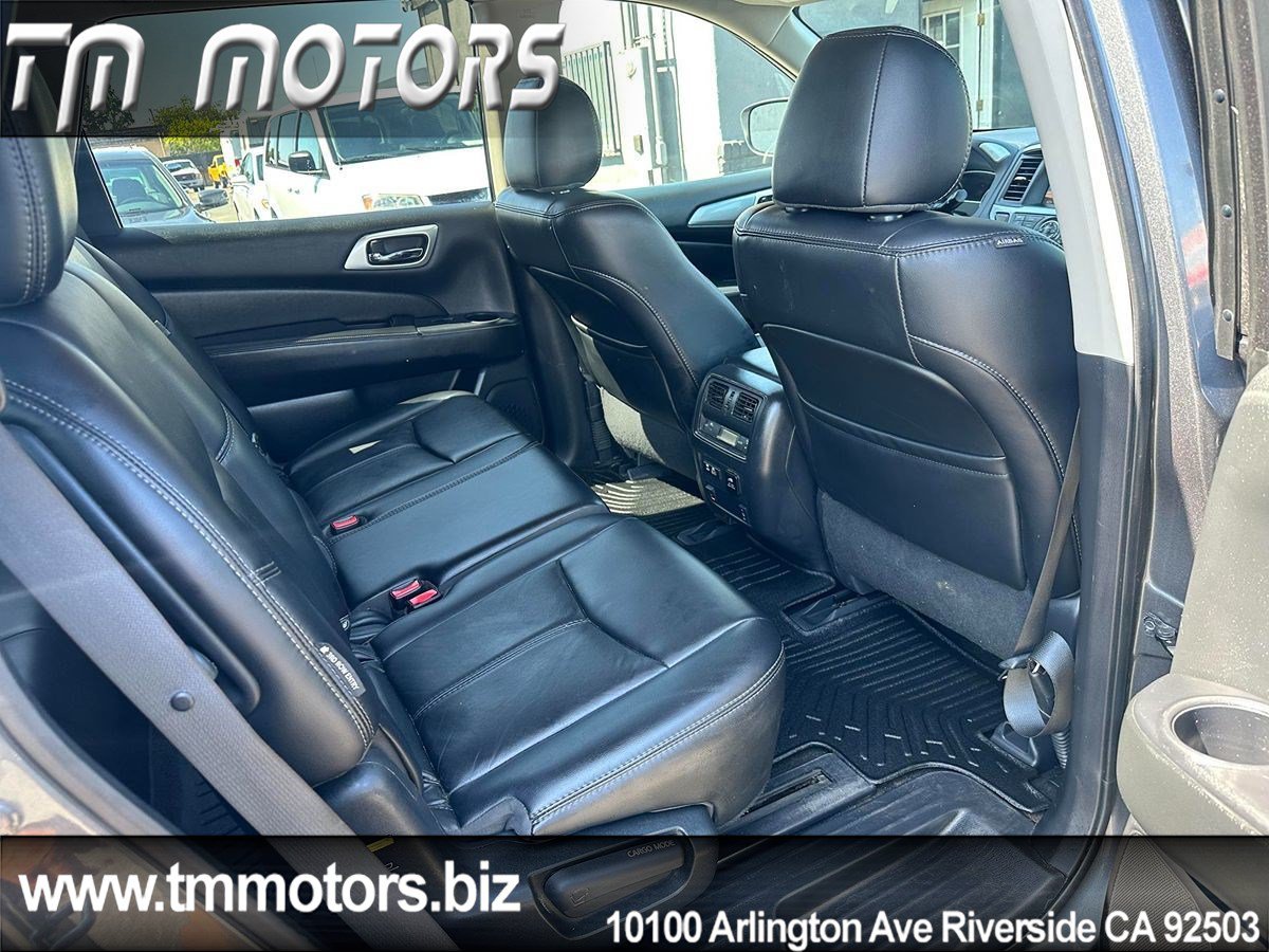 Used 2019 Nissan Pathfinder SL FWD image 19