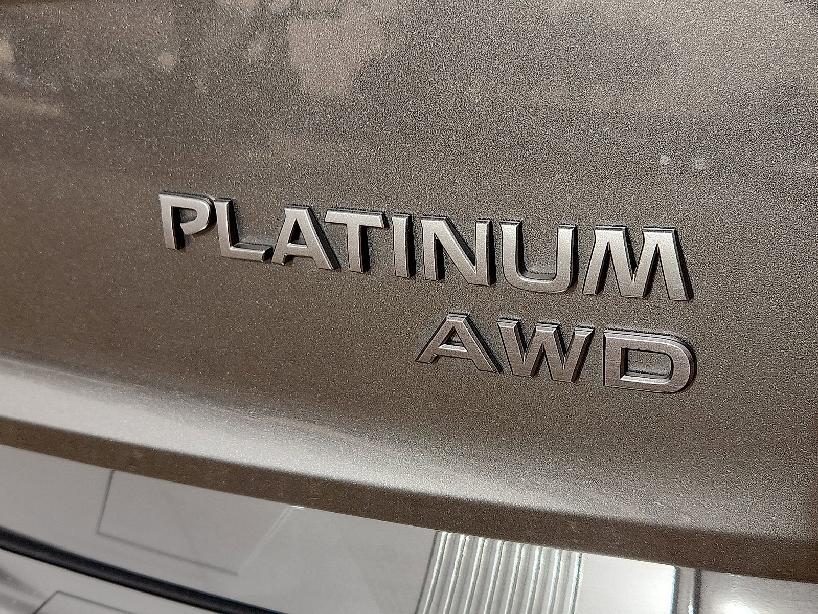 Used 2024 Nissan Rogue Platinum image 9