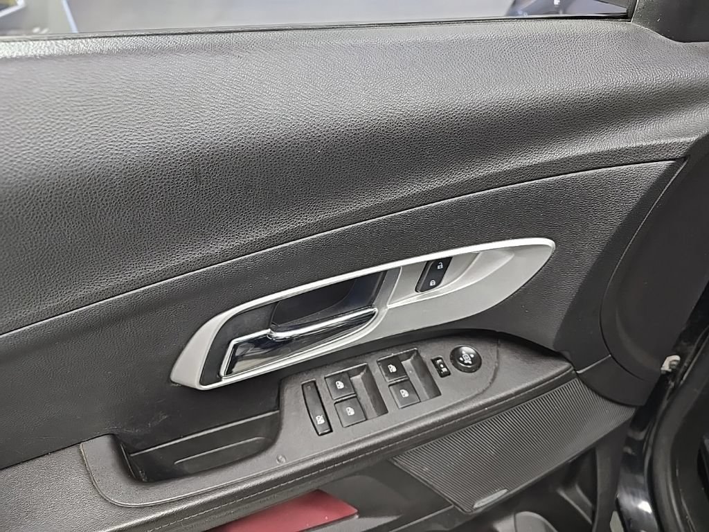 Used 2017 Chevrolet Equinox LT AWD/4WD image 14