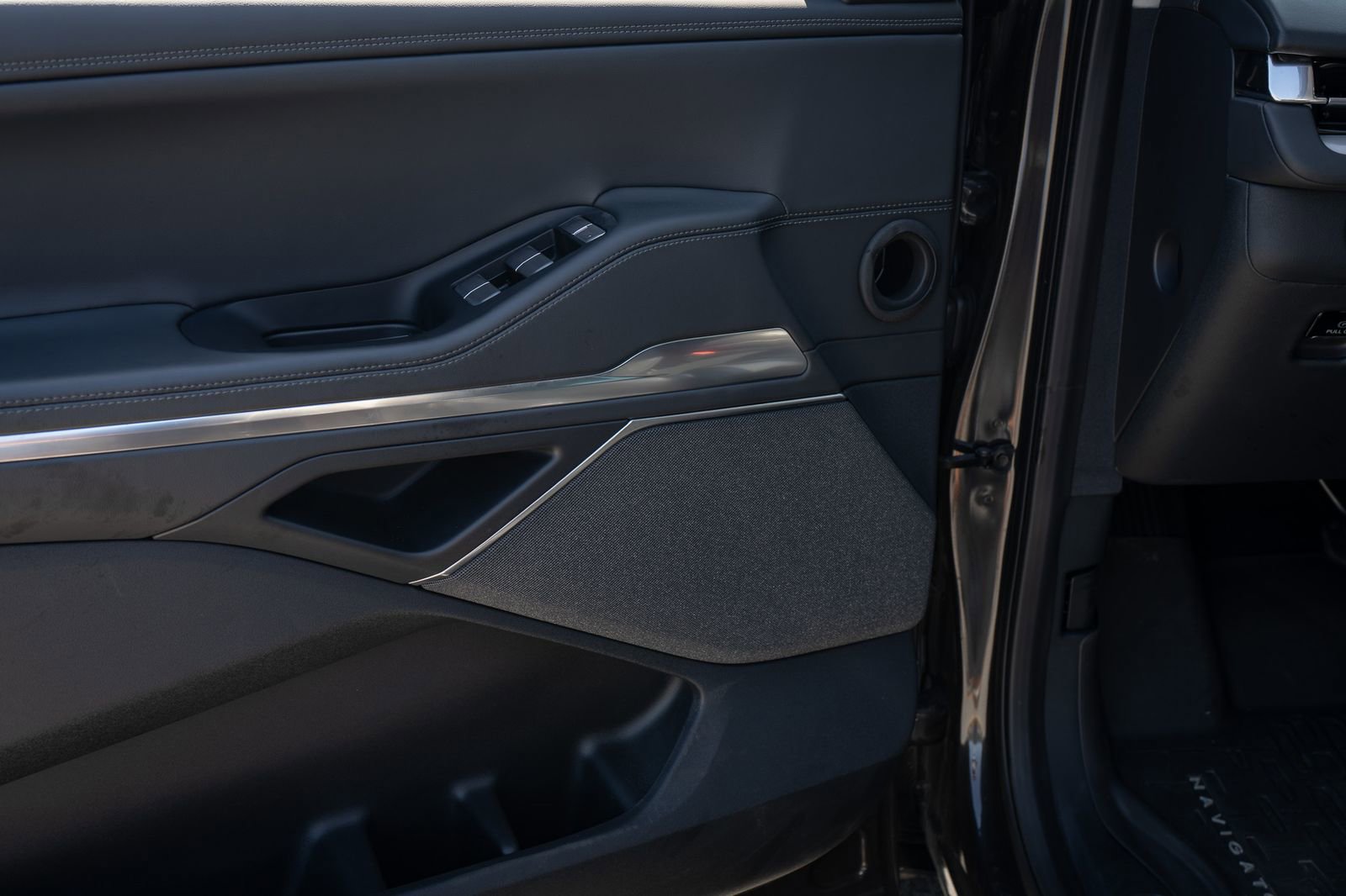 Used 2025 Lincoln Navigator L Reserve image 30