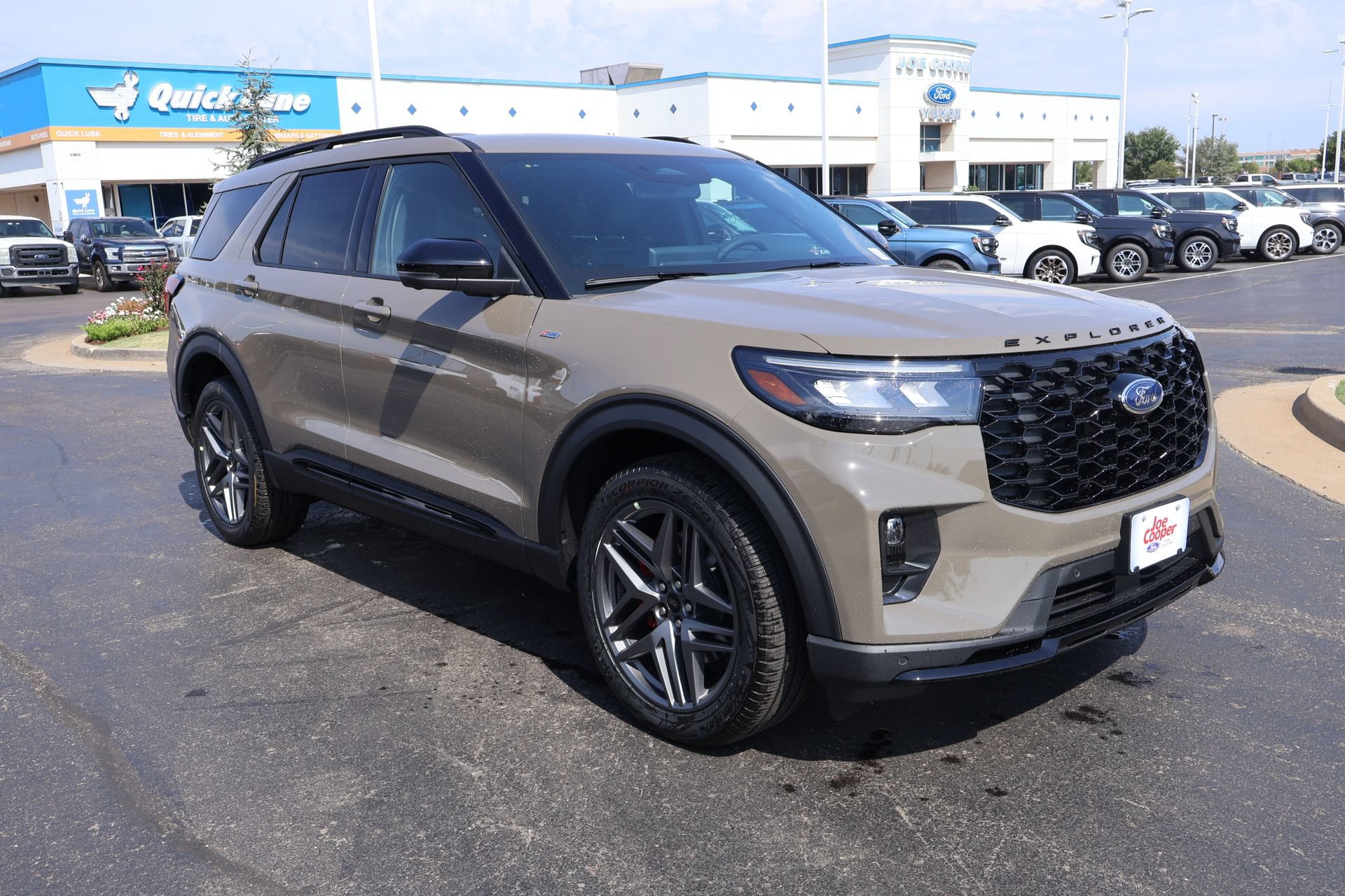 New 2026 Ford Explorer ST-Line w/ ST-Line Street Pack AWD/4WD image 1