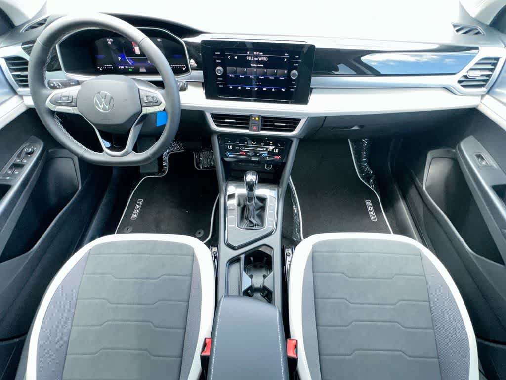 New 2026 Volkswagen Taos SE FWD image 24