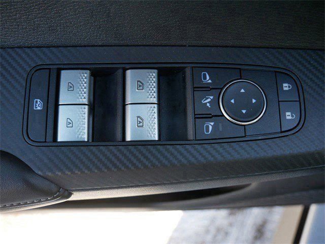 Used 2025 Mitsubishi Outlander SE image 18