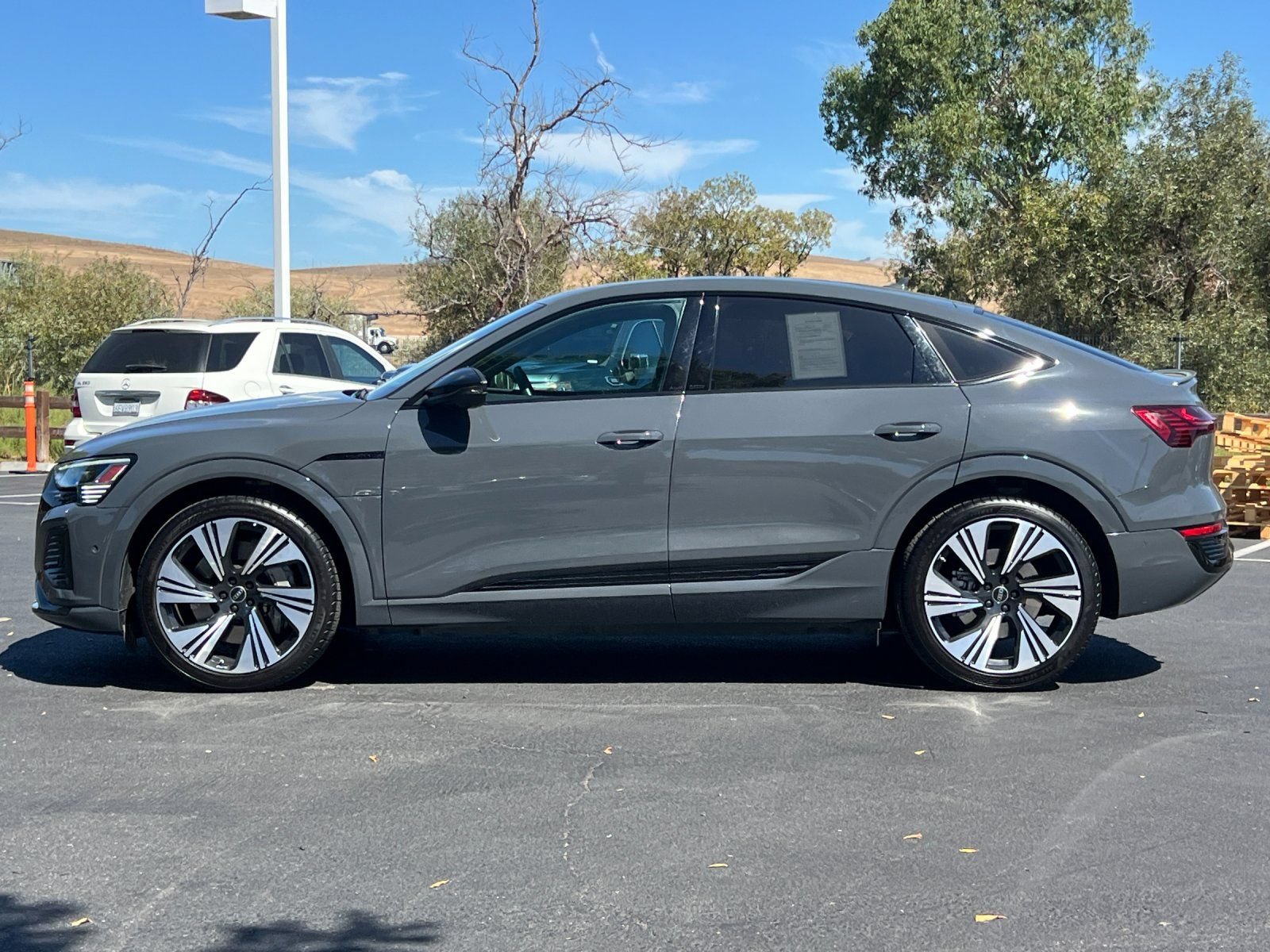Used 2024 Audi Q8 e-tron Prestige AWD/4WD image 3
