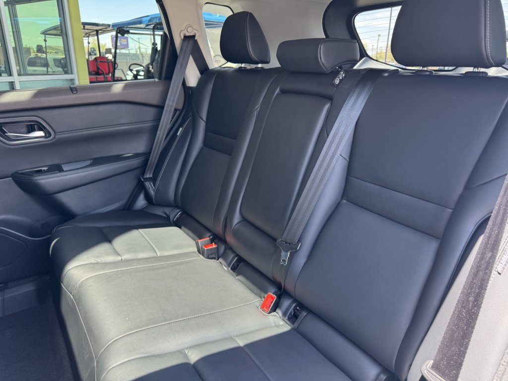 Used 2023 Nissan Rogue SL w/ SL Premium Package image 34