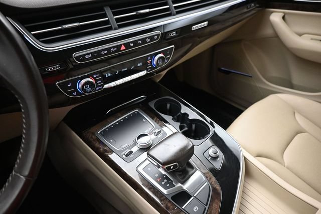 Used 2019 Audi Q7 3.0T Premium Plus w/ Premium Plus Package AWD/4WD image 8